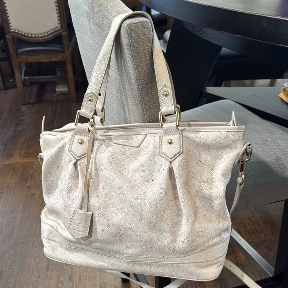 Elegant Cream Tote Bag  LV